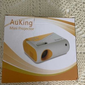 AuKing Projector